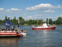Motor Segelboot mit Motorschaden trieb gegen Alte Liebe bei Koeln Rodenkirchen P042